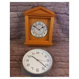 2 Wall Clocks
