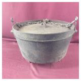 3 footed American Camper Cast Iron Pot with