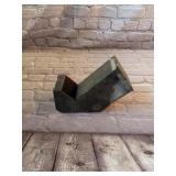 Beacon Vintage Small Animal Feeder