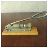 Reeds Pocket Pecan Cracker