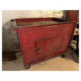 Maintenance rolling cart  rolls easy