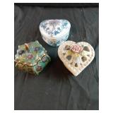 2 heart shaped porcelain trinket bowls with lids