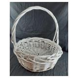 White wicker basket 17.5 x 17.5 x 17. Needs a new