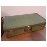 Vintage suitcase 26 x 8 x 13.5