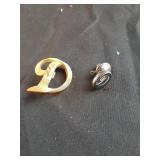 Vintage Signed MAMSELLE TEXTURED INITIAL "D" GOLD