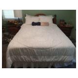 Reversible Queen size bedding with bottom and top