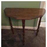 Wood table 23 x 24.5 x 11