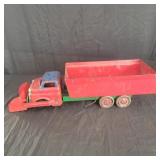Wyandotte Metal Dump Truck with Metal Wheels