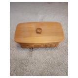 Longaberger Vanity Basket with Woodcrafts Lid,