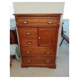 Lexington furniture 5 drawer and 1 door dresser