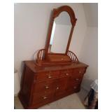 Lexington furniture 7 drawer, 1 door with 2 pull