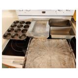 Baking pans, muffin tin, baking sheet
