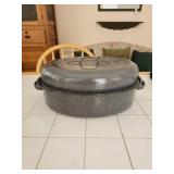 Gray enamel roasting pan USA looks unused