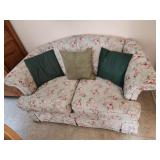 63x30x34 green floral couch loveseat with green