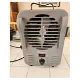 Small lakewood space heater Works