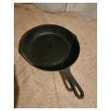 Cast iron pan