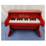 Srhoenhut mini red piano