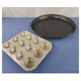 Pizza pan 18" diameter and muffin tin (1 has