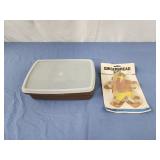 Tupperware divided container,  gingerbread boy