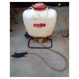 Solo backpack 3 gal sprayer with nozzle