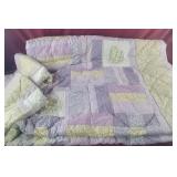 Full Size Quilt with textured flowers and 2 Shams