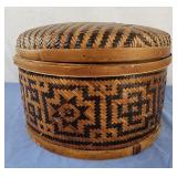 Sewing basket and contents vintage 12x8