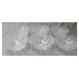 Glass desert bowls 4.5 x 2. Set of 6. Has some