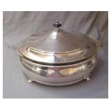 1.5 quart Pyrex with silver plated stand and lid.