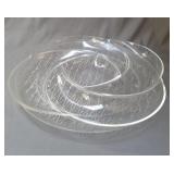 2 plastic serving trays