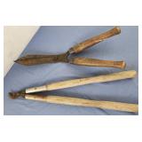 Vtg Shears clippers wood handles