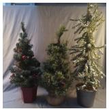 Christmas tree 30" tall, tree 2 foot tall with