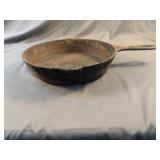 Cast iron pan 9.5 x 2