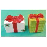 Spode Christmas presents salt and pepper shaker