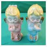 Praying children salt and pepper set.