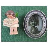 Photo brooch 1"x1 1/4" , tiny singing