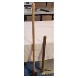 Rotary Lawn Edger with Single Wheel and pick ax