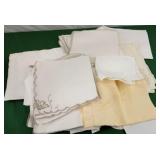 Misc cloth place mats and napkins