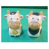 Cows salt and pepper shaker set 3" tall
