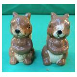 Squirrels sat and pepper shaker set. 3"