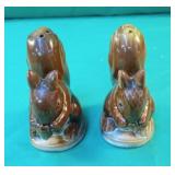 Squirrels salt and pepper shaker set. 3"
