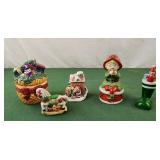Christmas ornaments and figurines, shaker