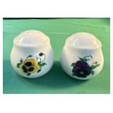 Set of pansies salt and pepper shakers