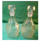 Set of 2 glass decanters