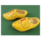 Carved dutch holland Small wooden