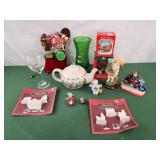 House Of Lloyd Christmas Teapot From 1999 Holly