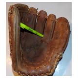 Vintage Regent 5555 Bobby Shantz Baseball Glove -