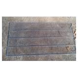 Set of 2 metal screens.