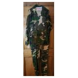 Winchester size large thin coveralls camo