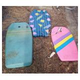 3 boogie boards. 1 without a string