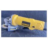 DeWalt 4 1/2ï¿½ angle grinder-works
